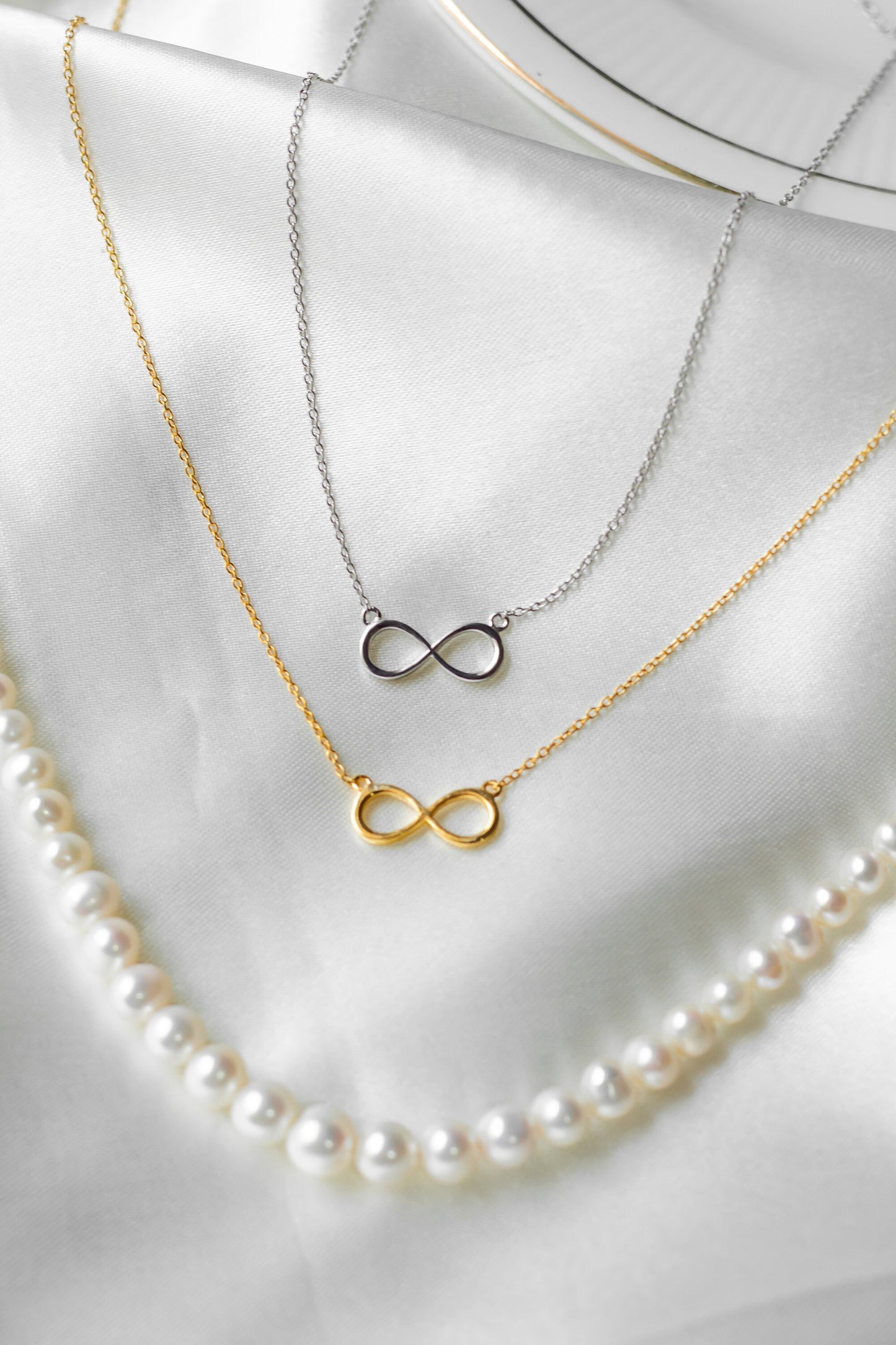 Dainty Silver Infinity Necklace